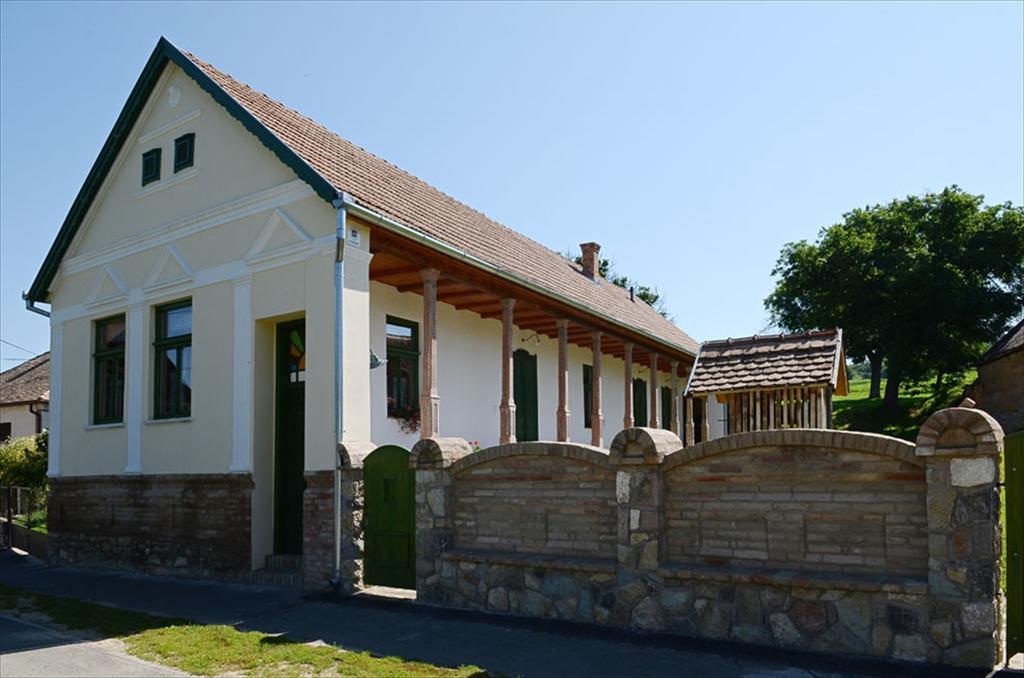 Zengoalja Vendeghaz Hotel Erzsebet Exterior photo