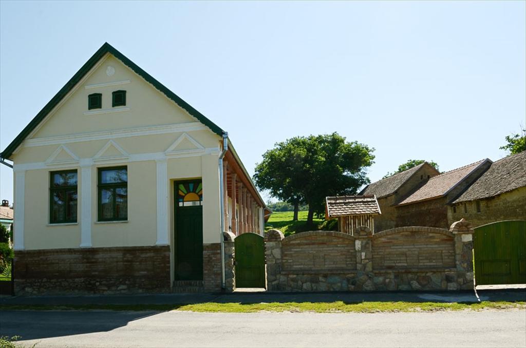 Zengoalja Vendeghaz Hotel Erzsebet Exterior photo